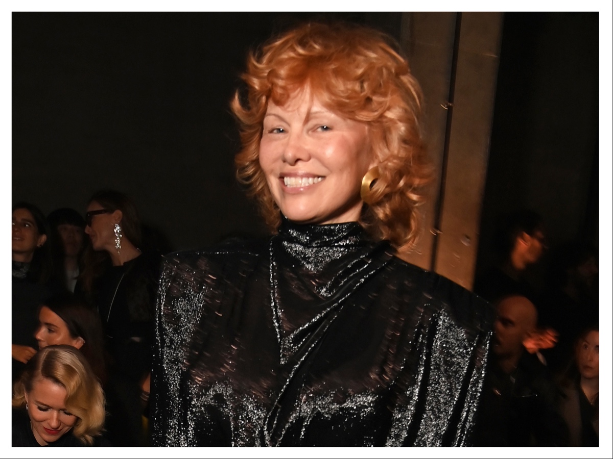 capelli rossi copper rame tendenza autunno inverno 2025 2026 pamela anderson