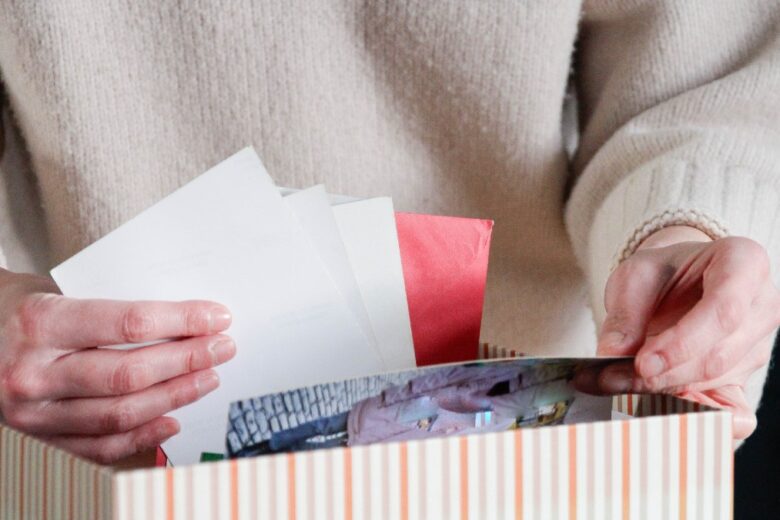 Decluttering emotivo: cosa tenere, cosa lasciare andare e come farlo senza rimpianti