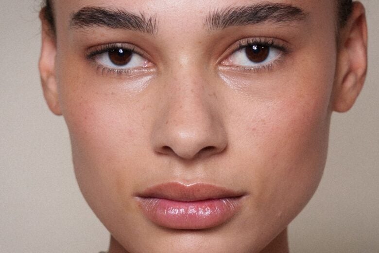 Se avete gli occhi marroni e amate il make-up semplice, questi sono i beauty look da provare