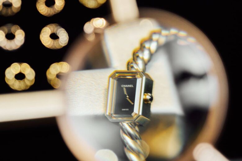 Chanel presenta il nuovo orologio Première Galon a Parigi