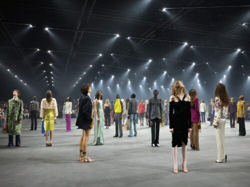 Хорошо друг от друга