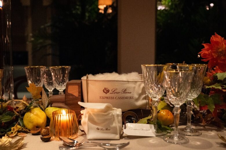 Loro Piana incanta New York: una sinfonia di luce e cashmere da Bergdorf Goodman