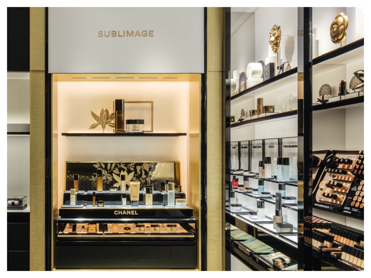 Chanel Fragrance and Beauty Boutique nuova apertura con cabina massaggi a Bologna 01