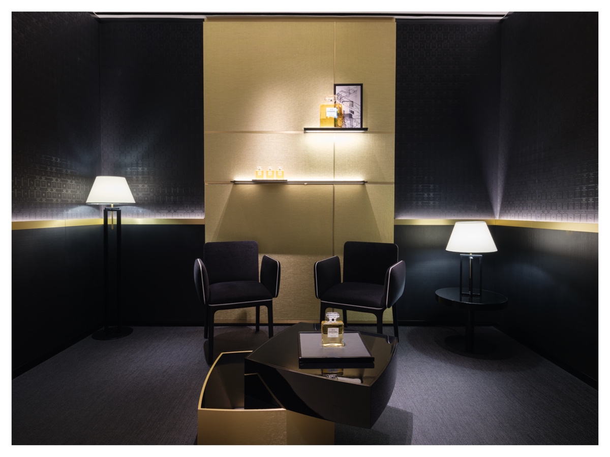 Chanel Fragrance and Beauty Boutique nuova apertura con cabina massaggi a Bologna 09