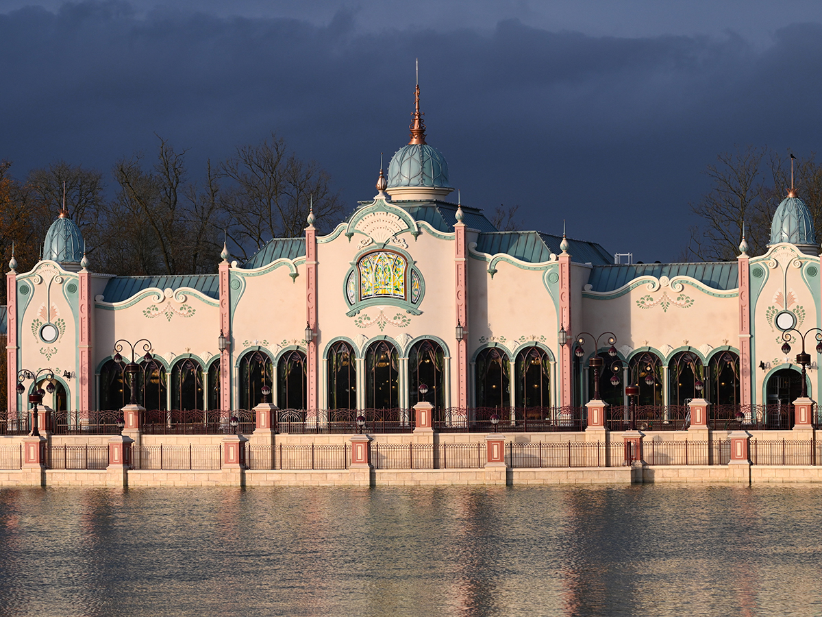 Disneyland Paris_Disney Adventure World_Adventure Way_The Regal View Restaurant & Lounge_Horizontal_1 copia