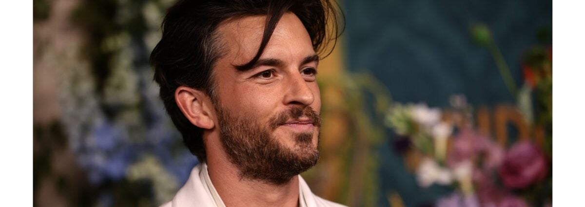 Jonathan Bailey hero