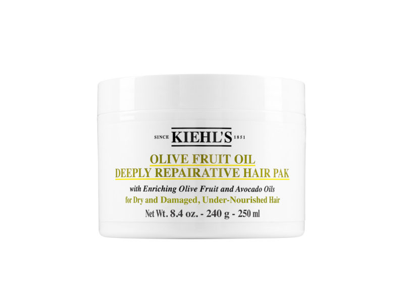 capelli-come-proteggerli-dai-danni-dellautunno-tra-vento-e-pioggia-Olive_Fruit_Oil_Deeply_Repairative_Hair_Pak_3700194718541_250ml_PV1-800×599