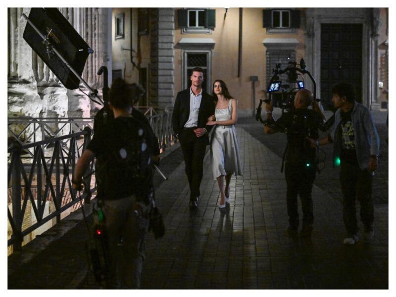 laura biagiotti profumi roma fiori bianchi e nero uomo intenso 40