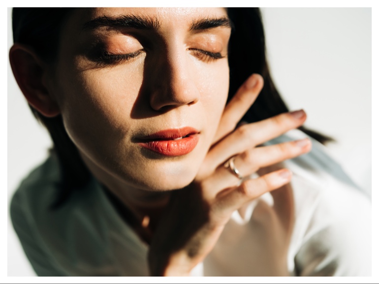 profumi legnosi migliori donna uomo oud sandalo cedro ebano palo santo cover mobile