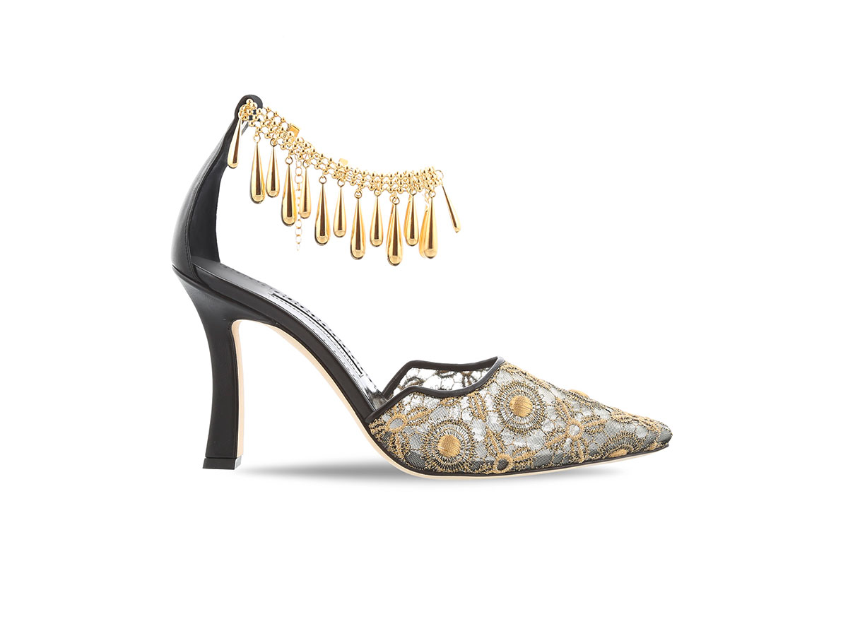 MANOLO-BLAHNIK-HARNICUS—LACE—GOLD-&-BLACK