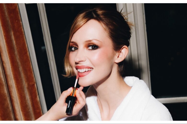 Get the look: il make up di Angèle alla sfilata Chanel Métiers d’Art 2026 di New York