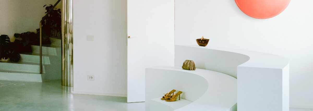 ok deskBB_SIMONE BOSSI -® 124