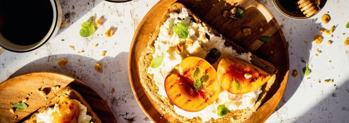 toast ricotta pesche colazione dieta hero