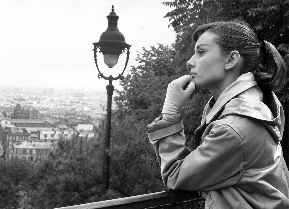 audrey-hepburn-pensierosa