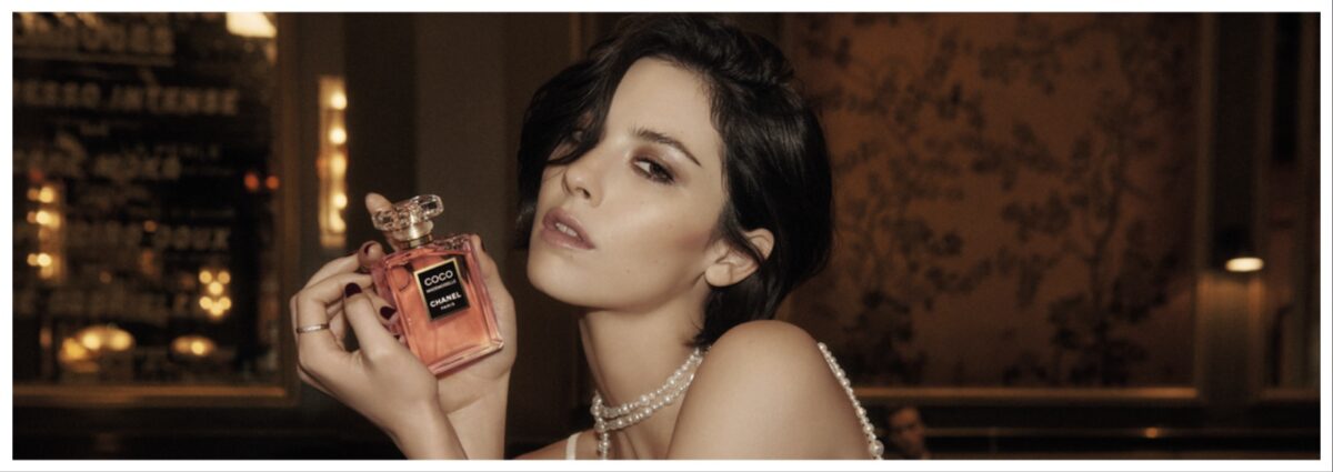 gracie-abrams-chanel-coco-mademoiselle-crush-absolu-campagna-2026-profumo-cover desktop 02