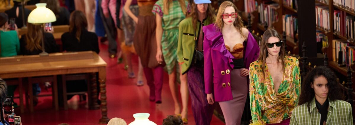 DESK valentino ss27