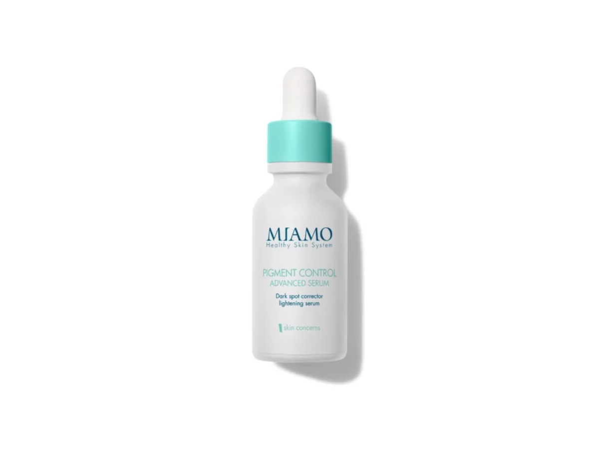 macchie viso skincare anti-macchia schiarente siero crema peeling esfoliante melasma 8