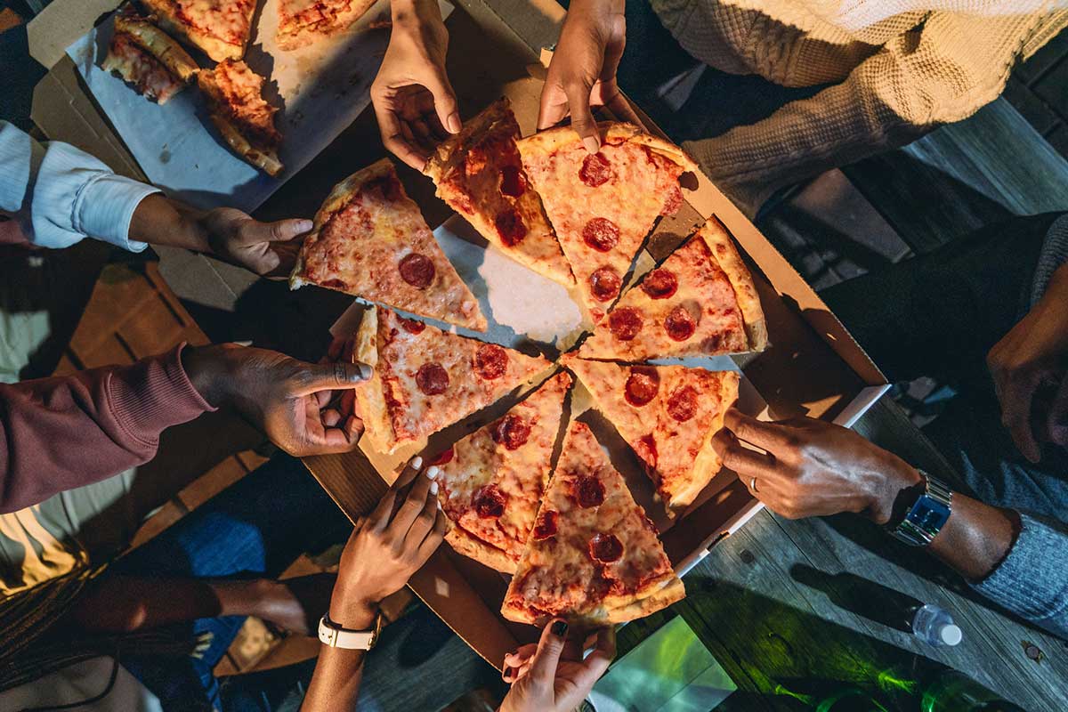 pizza-mani-posate-1